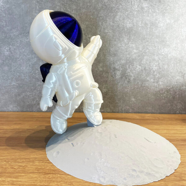 Astronauta na lua - Decoração para estante ou mesa - Image 2