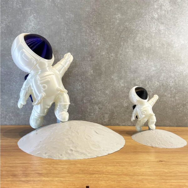 Astronauta na lua - Decoração para estante ou mesa - Image 3